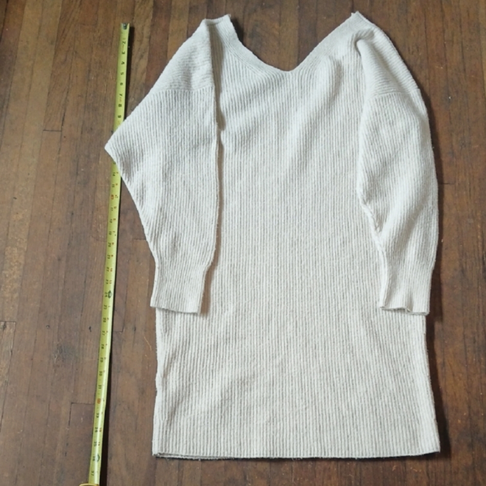 Express Cream V-Neck Sweater Ribbed Knit Tunic - Picture 12 of 13